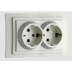 Larissa Контакт Двоен Заземен Бял