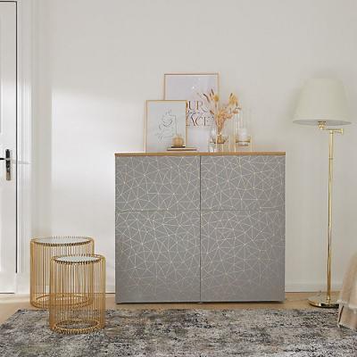 Как се лепи фолио за мебели: съвети за лесно и прецизно поставяне